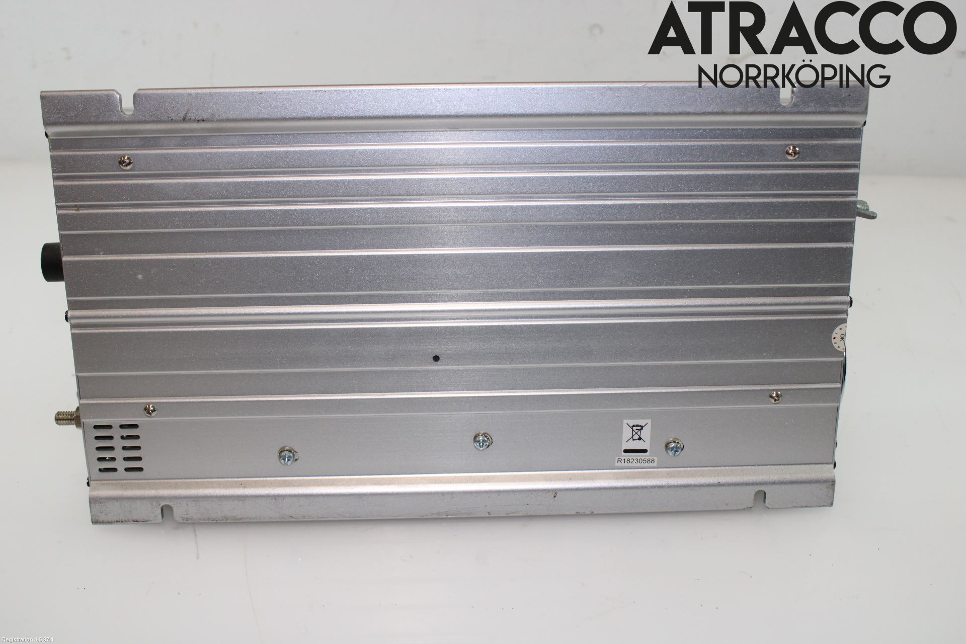 Volkswagen VW CRAFTER II / E-CRAFTER 17- Inverter 12-)220V