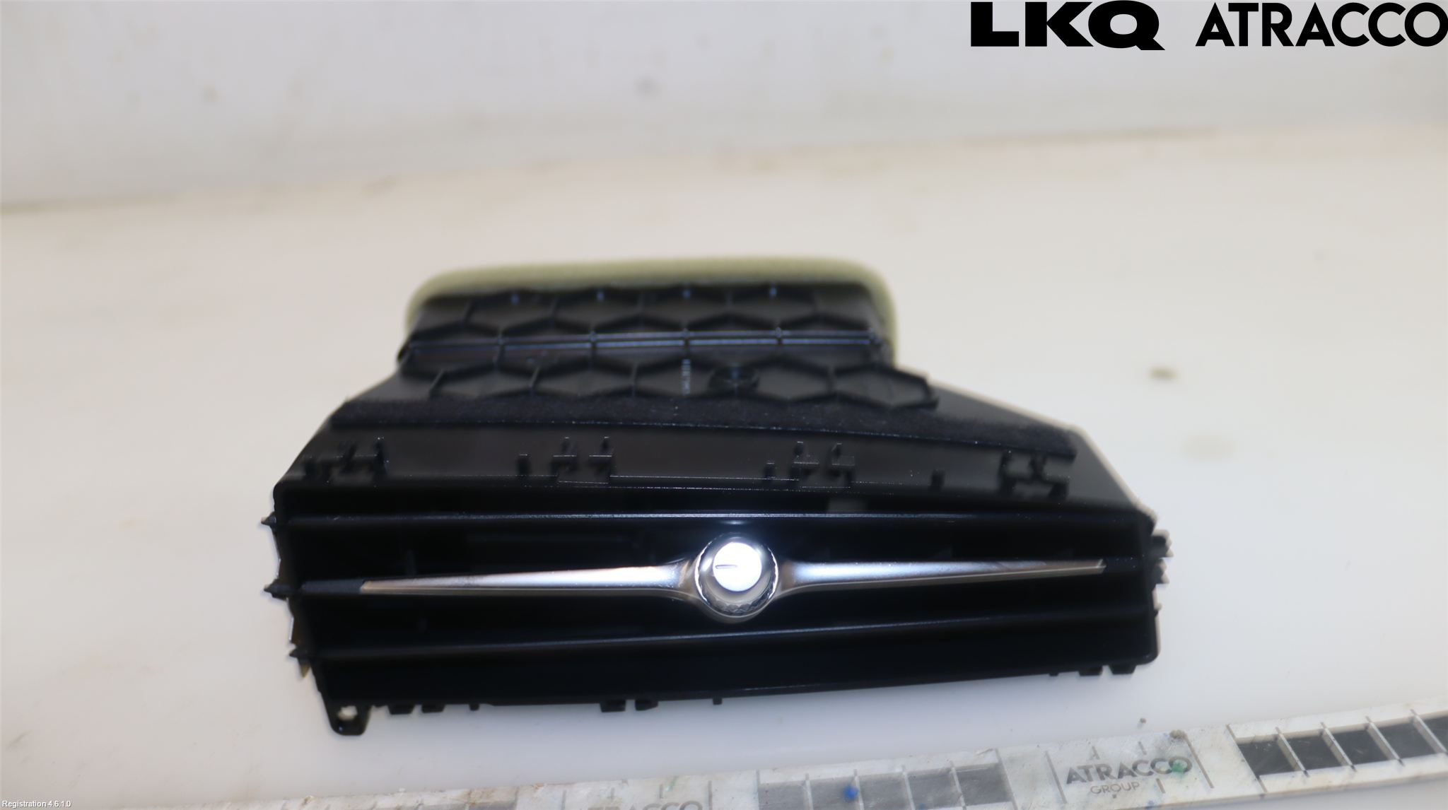 Volvo V90 17->> Dashbord Kanal - Dyse