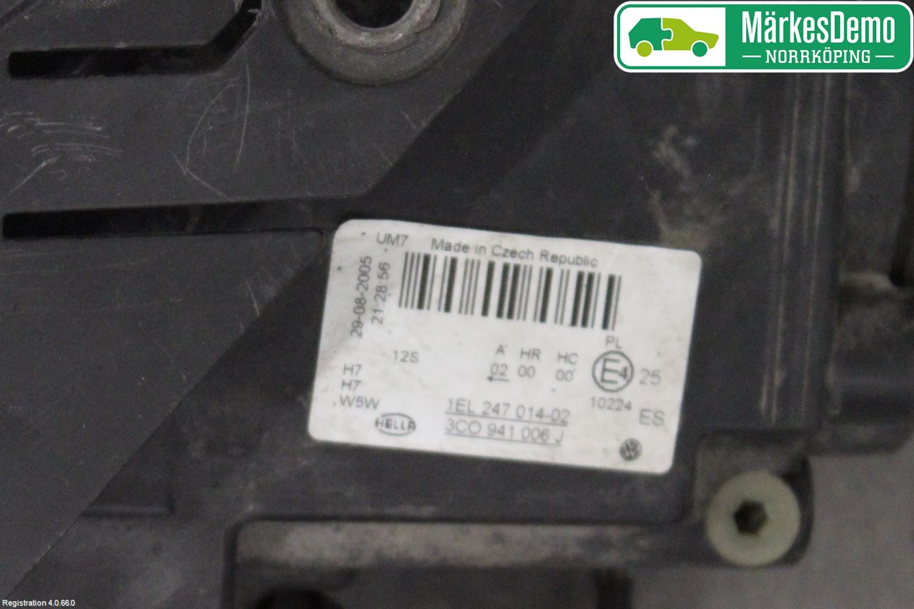Volkswagen VW PASSAT 05-11 Frontlykt Høyre