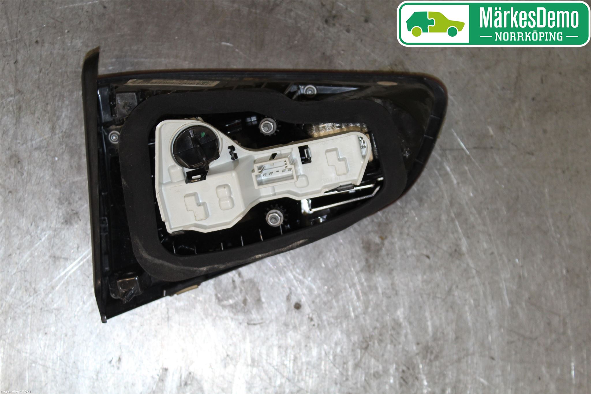 Volkswagen VW GOLF / E-GOLF VII 13-20 Baklykt Venstre  På Luke(Indre