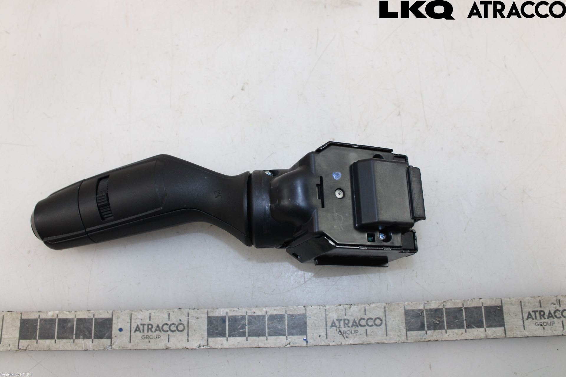 Lexus UX/300e 19- Bryter Ratt Visker - Spyler