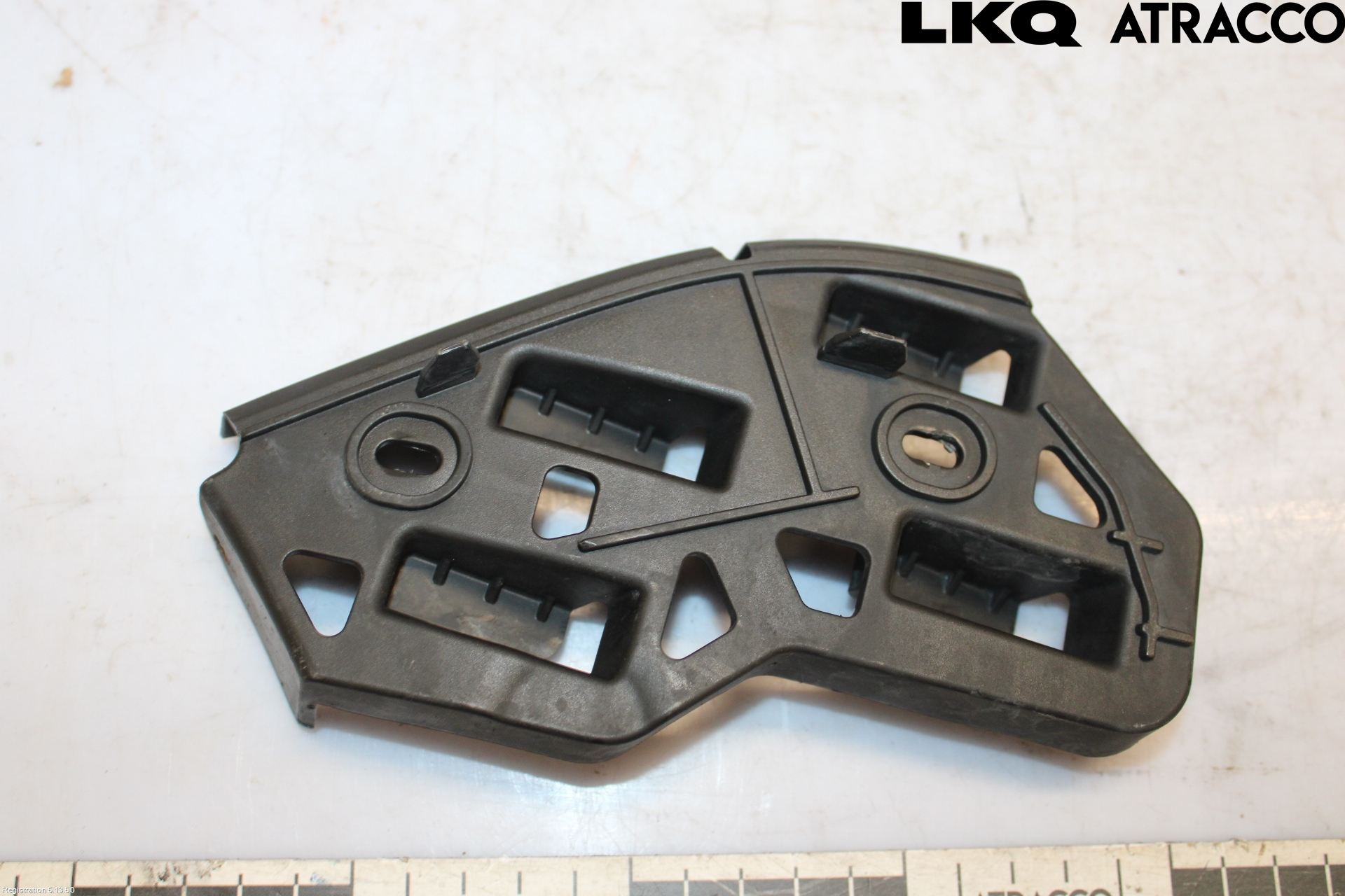 Volkswagen VW POLO 05-09 Støtfangerfeste Foran Venstre