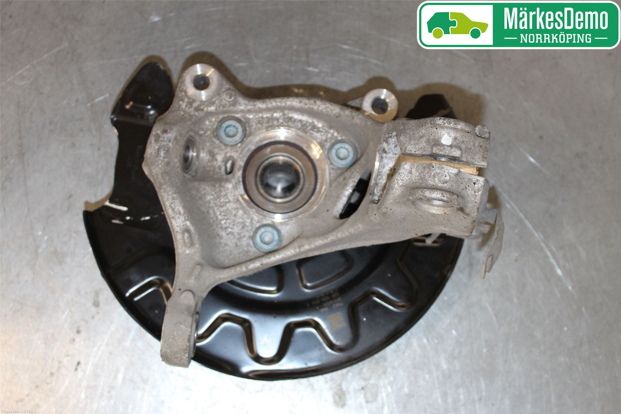 Volkswagen VW PASSAT 15-19 Spindel Hf