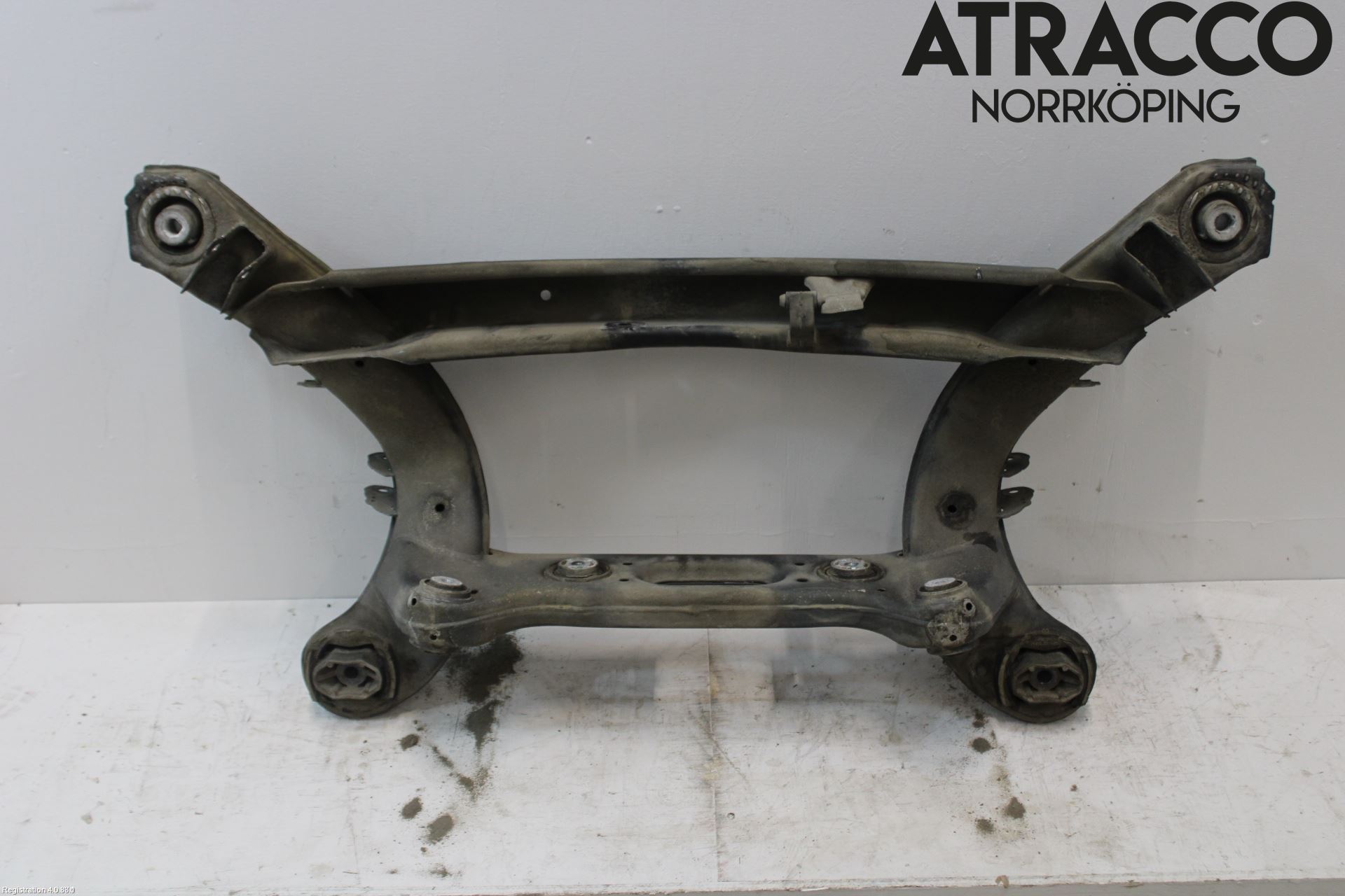 Mercedes-Benz MB E-KLASS (W213) 16-23 Bakaksel Feste Travers-Ramme