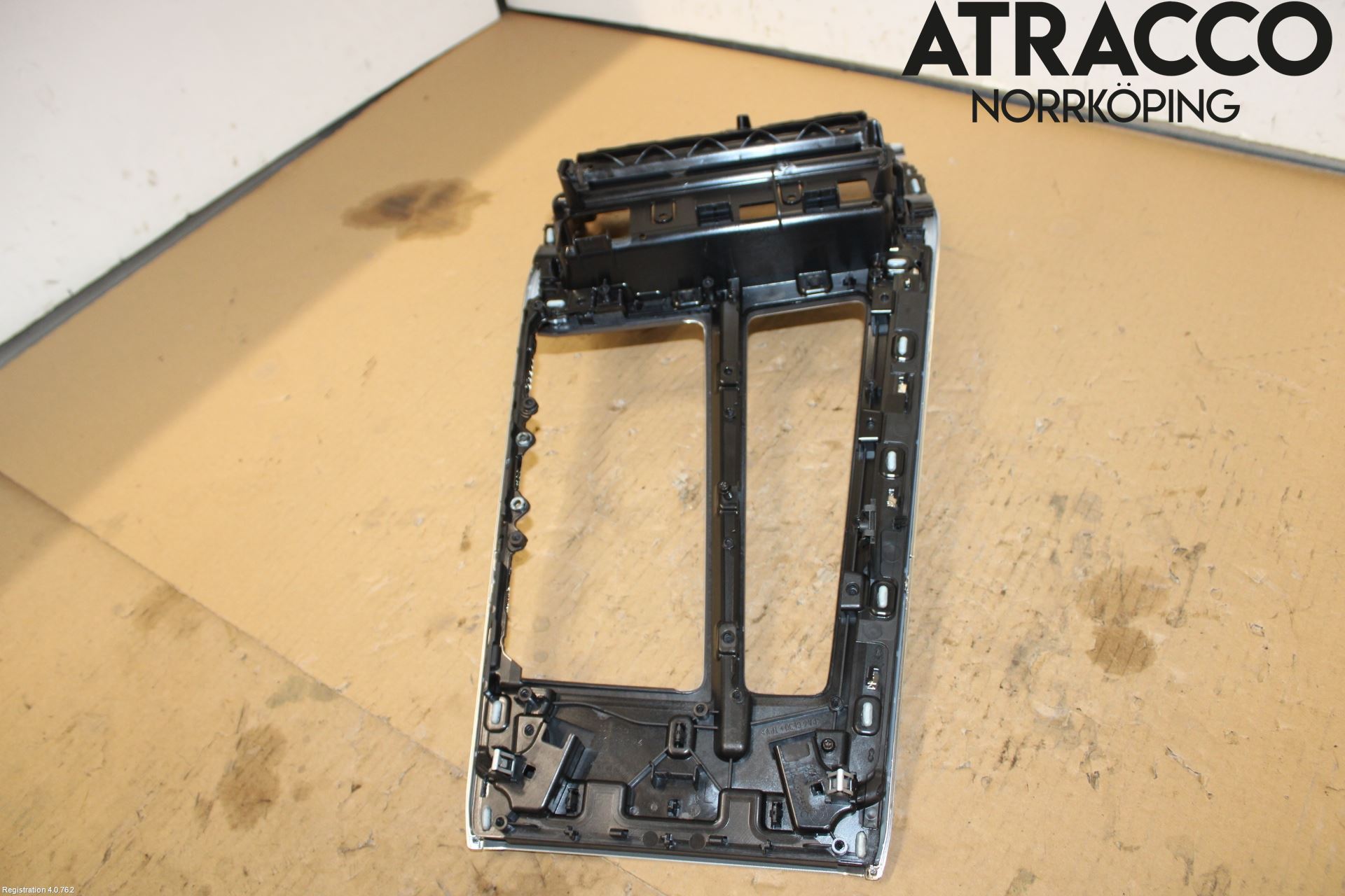 Audi A6 F2/C8 19- Inredning Sarg Växelspak