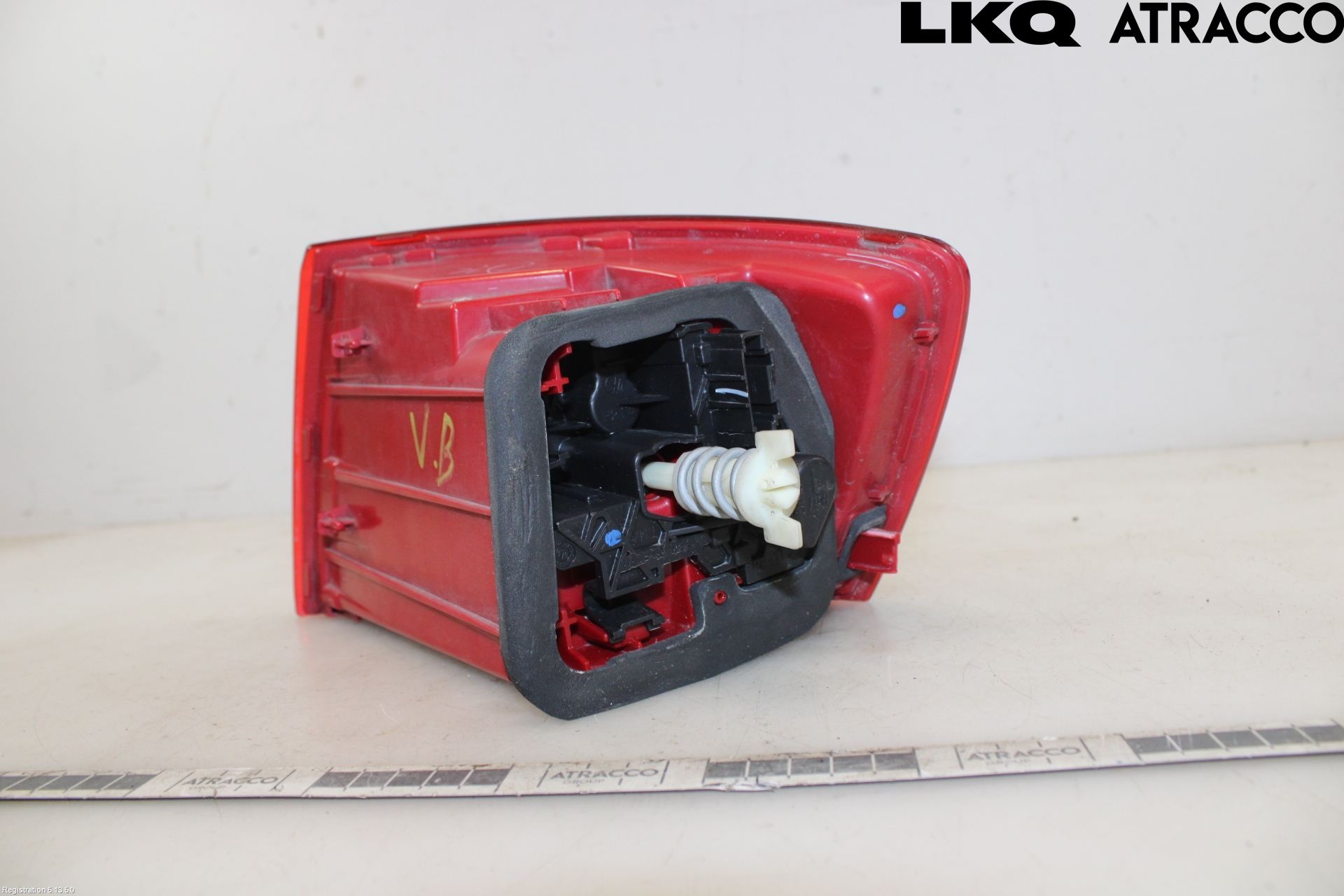 Volkswagen VW JETTA VI 11- Baklykt Venstre