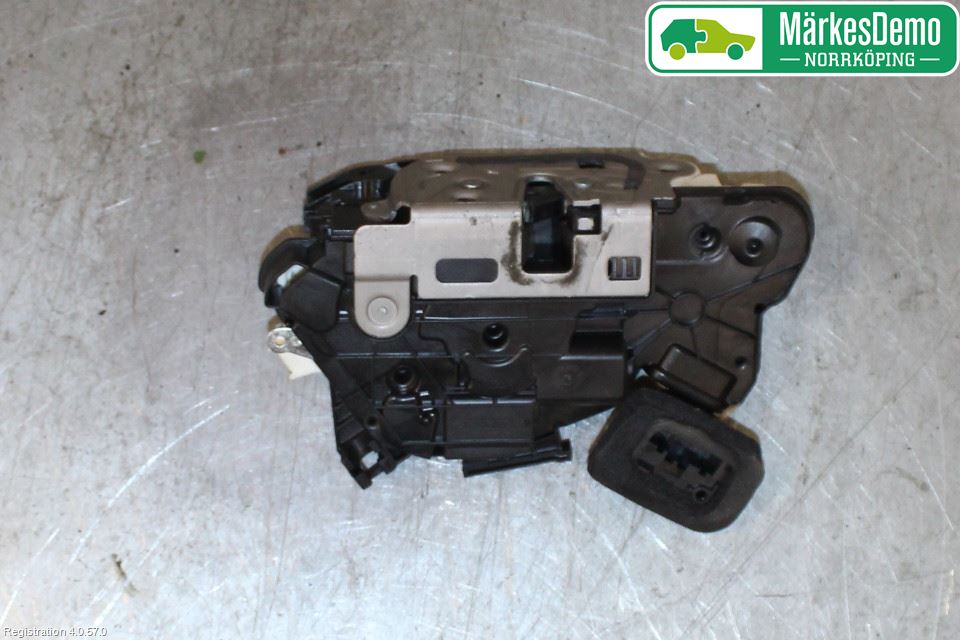 Volkswagen VW POLO 10-17 Dørlås - Låsekasse