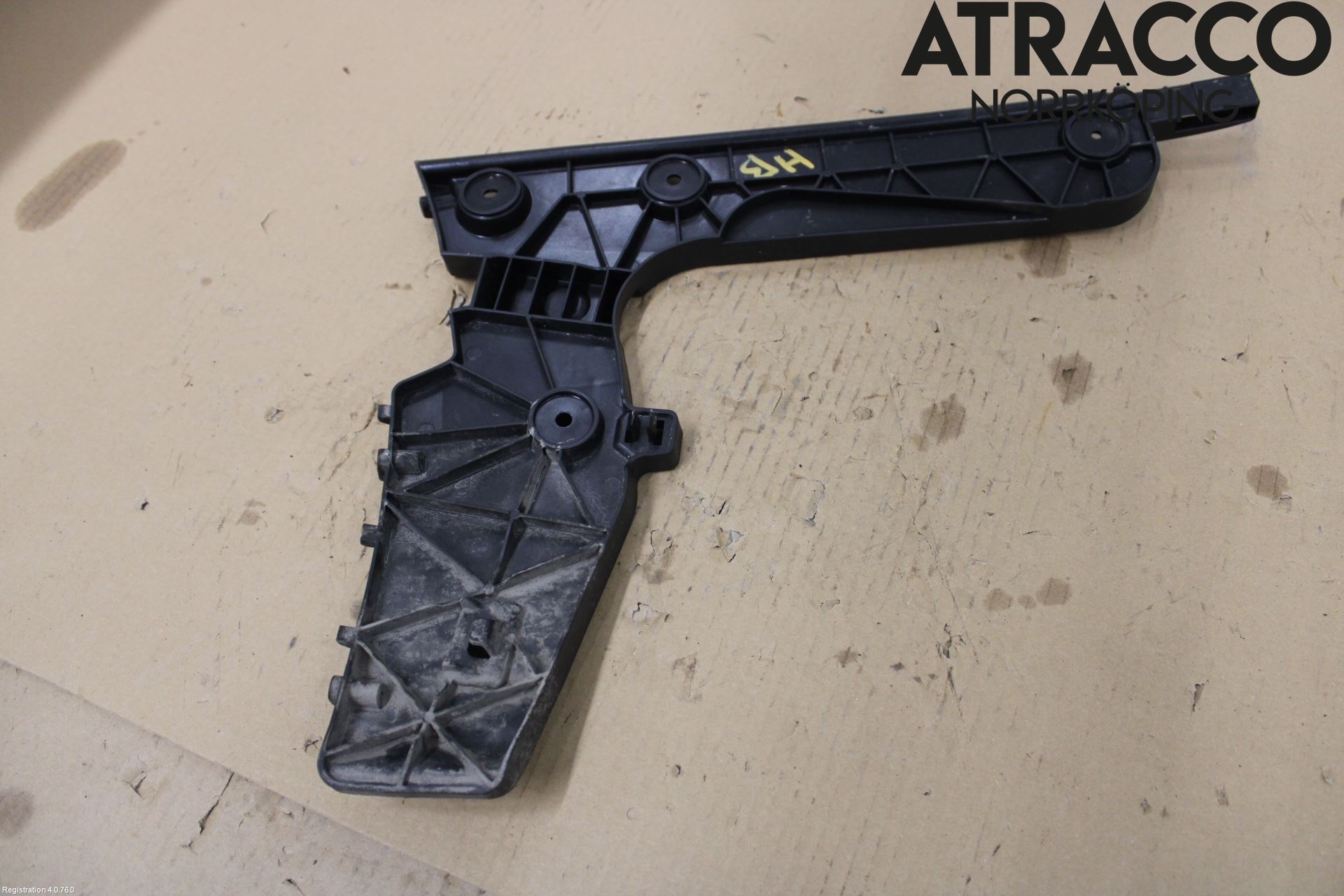 Audi A6 F2/C8 19- Støtfangerfeste Bak Høyre