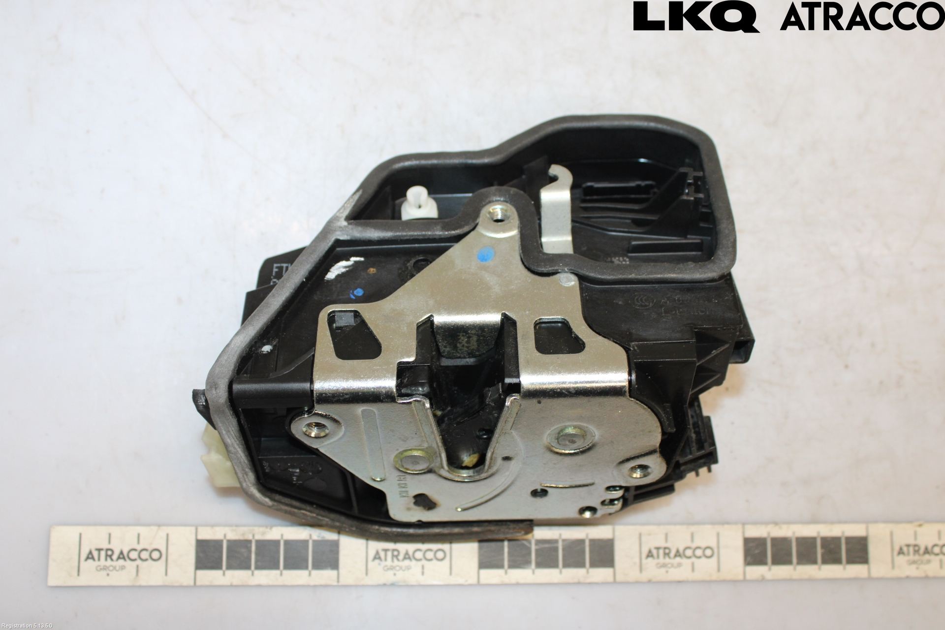 BMW 3 F30/F31/F80 12-19 Dørlås - Låsekasse