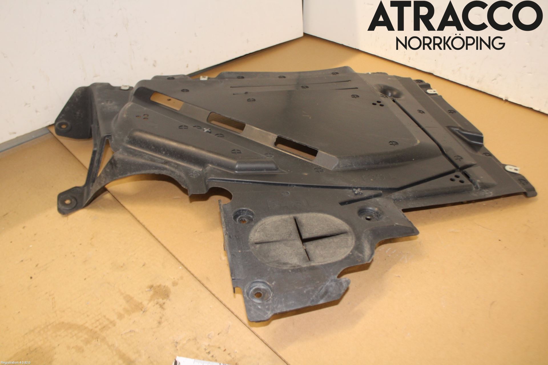 BMW X1 F48 15-22 Bunnplate U Motor-Gear-Dørk