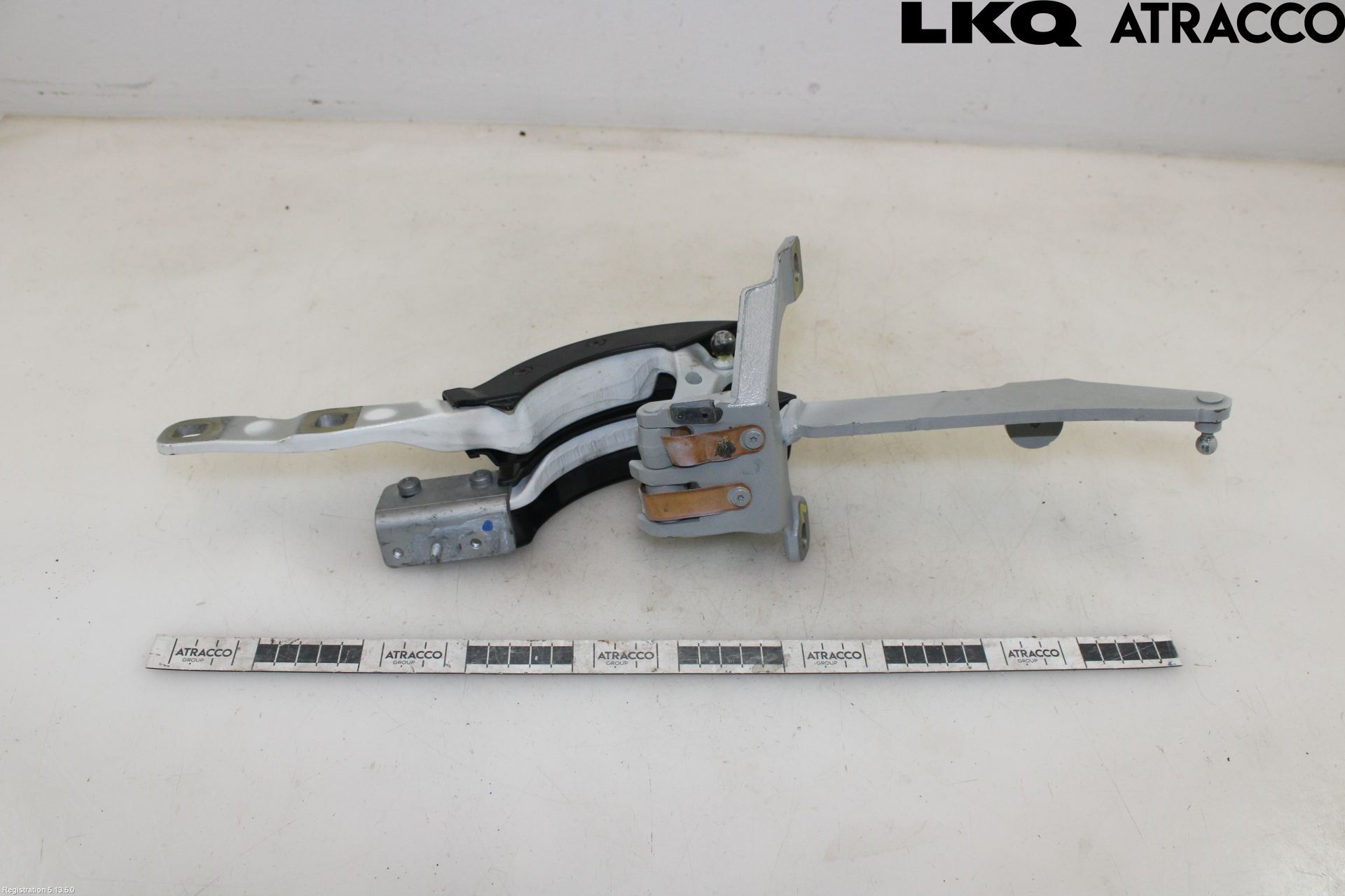 BMW 5 F10/F11/F18 09-17 Bakluke Hengsel Venstre
