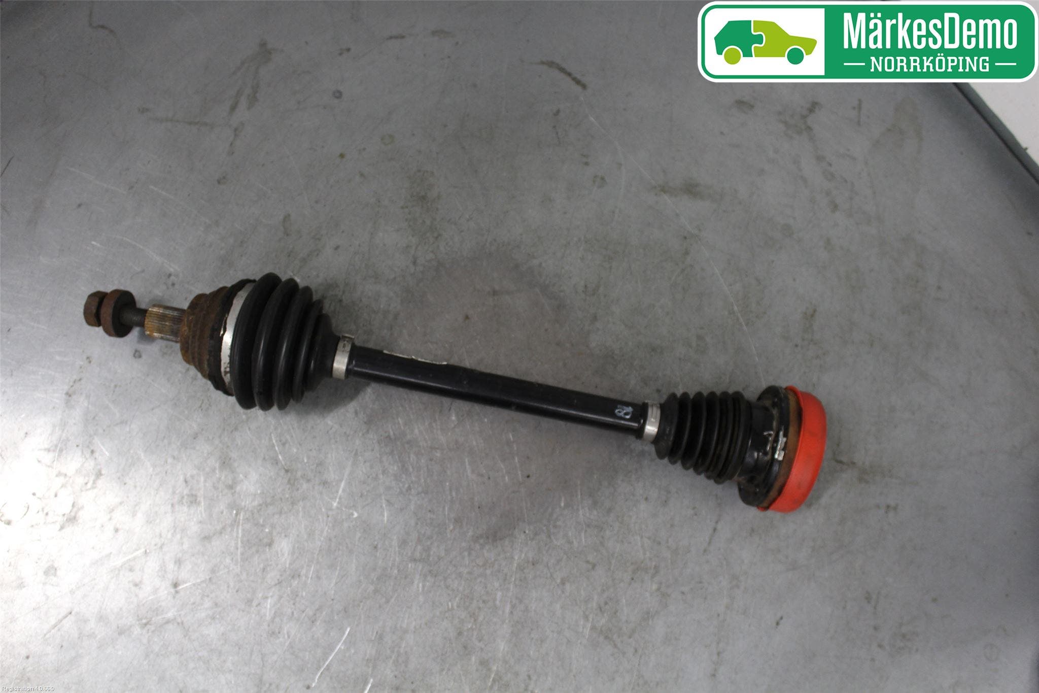 Volkswagen VW GOLF V 04-09 Drivaksel Foran Kompl Venstre