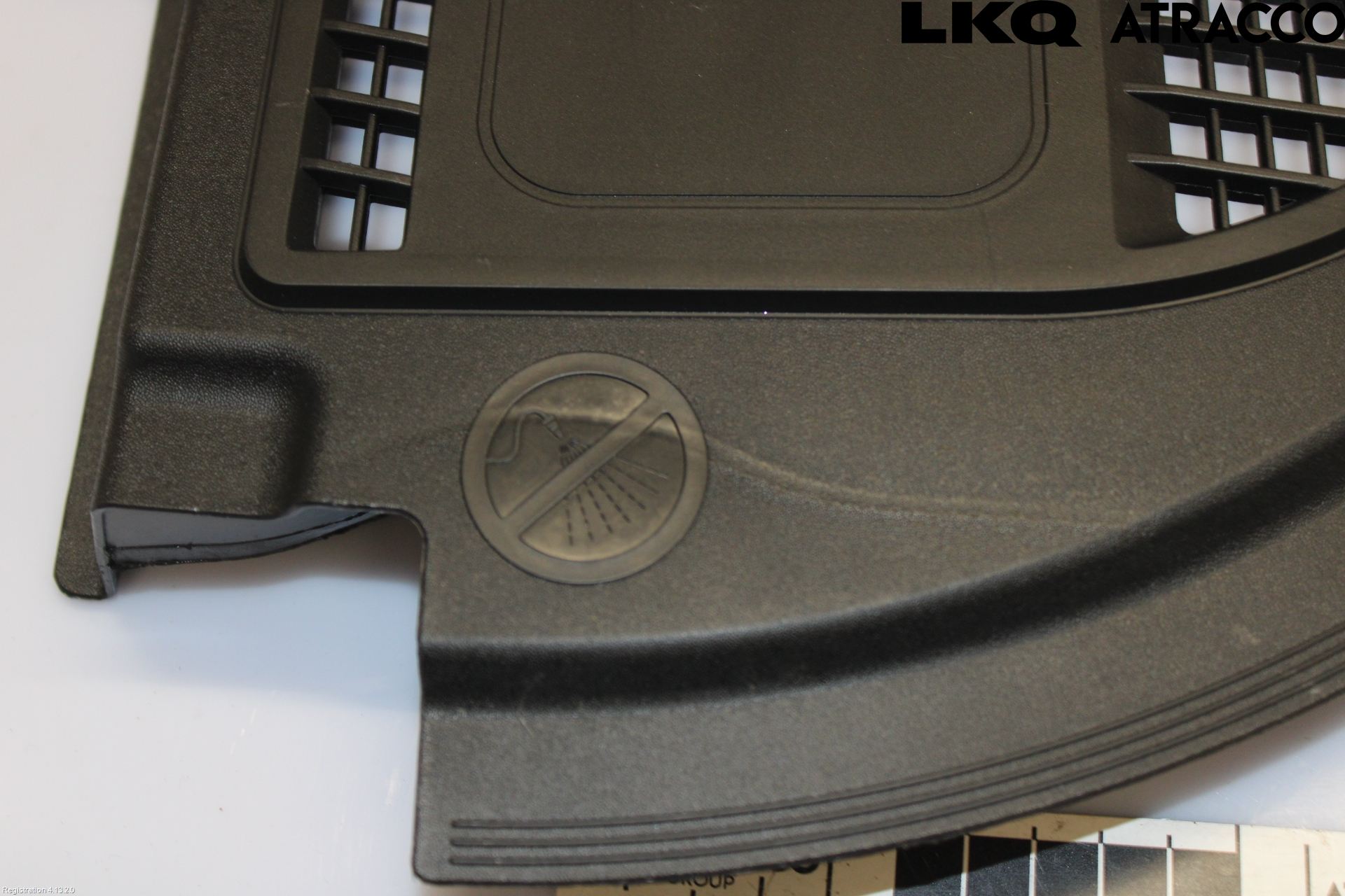 Volkswagen VW PASSAT 24- Visker Deksel-Grill-Under Frr