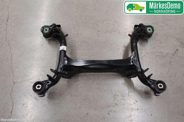 Audi A4/S4 B9 16-19 Bakaksel Feste Travers-Ramme