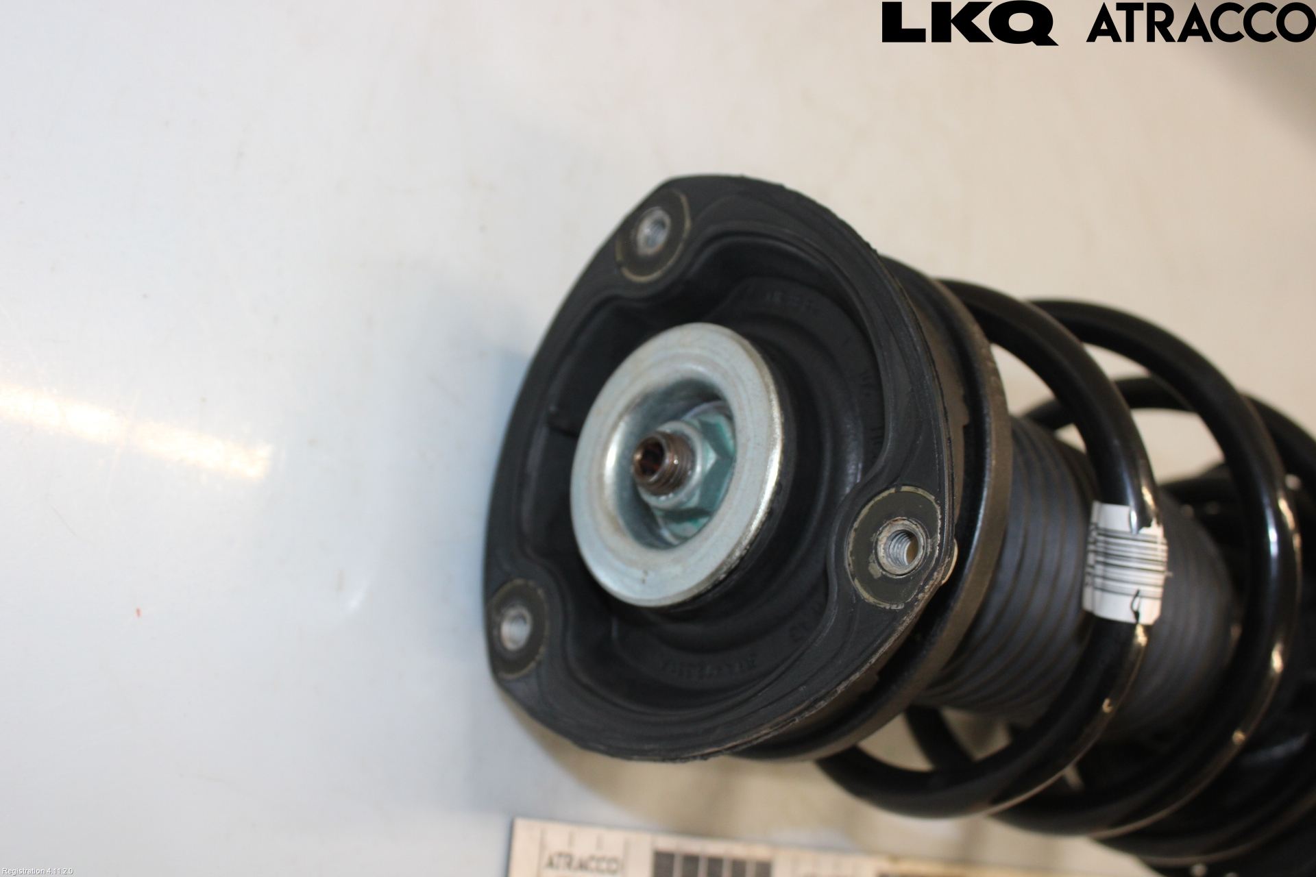 Volkswagen VW TOURAN 16- Fjærbein Foran Høyre