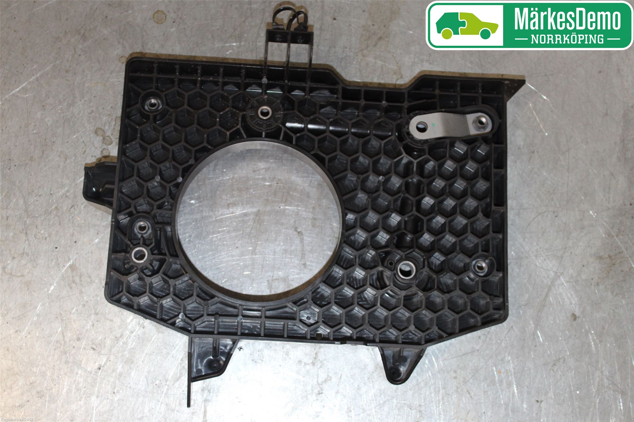 Volkswagen VW GOLF / E-GOLF VII 13-20 Batterikasse - Feste - Holder