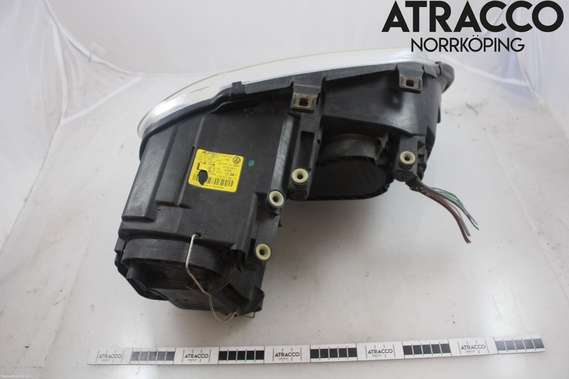 Volkswagen VW TOURAN 03-10 Frontlykt Venstre