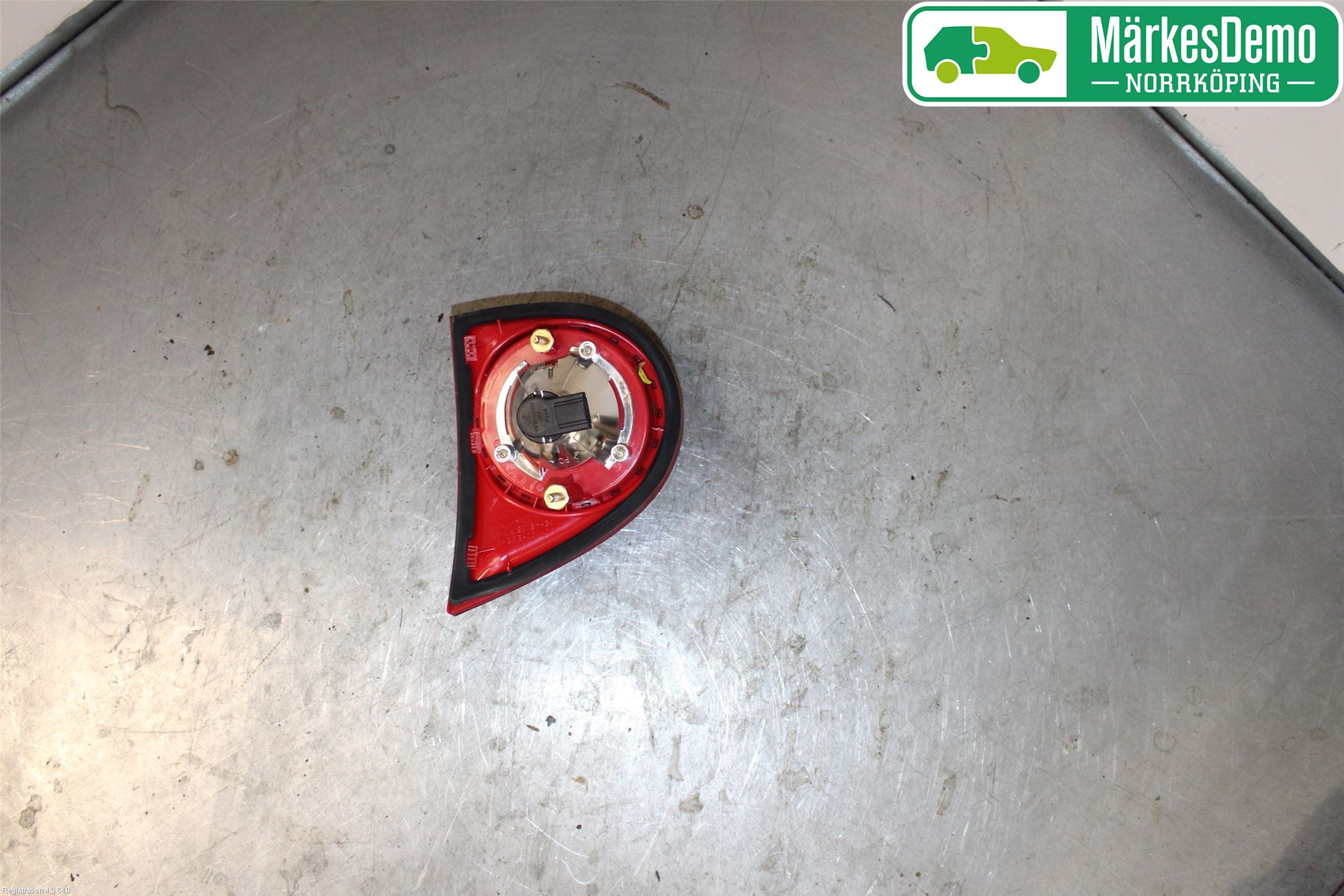 Volkswagen VW GOLF V 04-09 Baklykt Venstre  På Luke(Indre