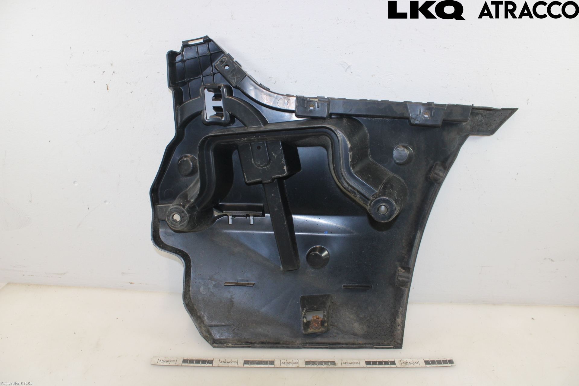 BMW 5 F10/F11/F18 09-17 Støtfangerfeste Bak Venstre