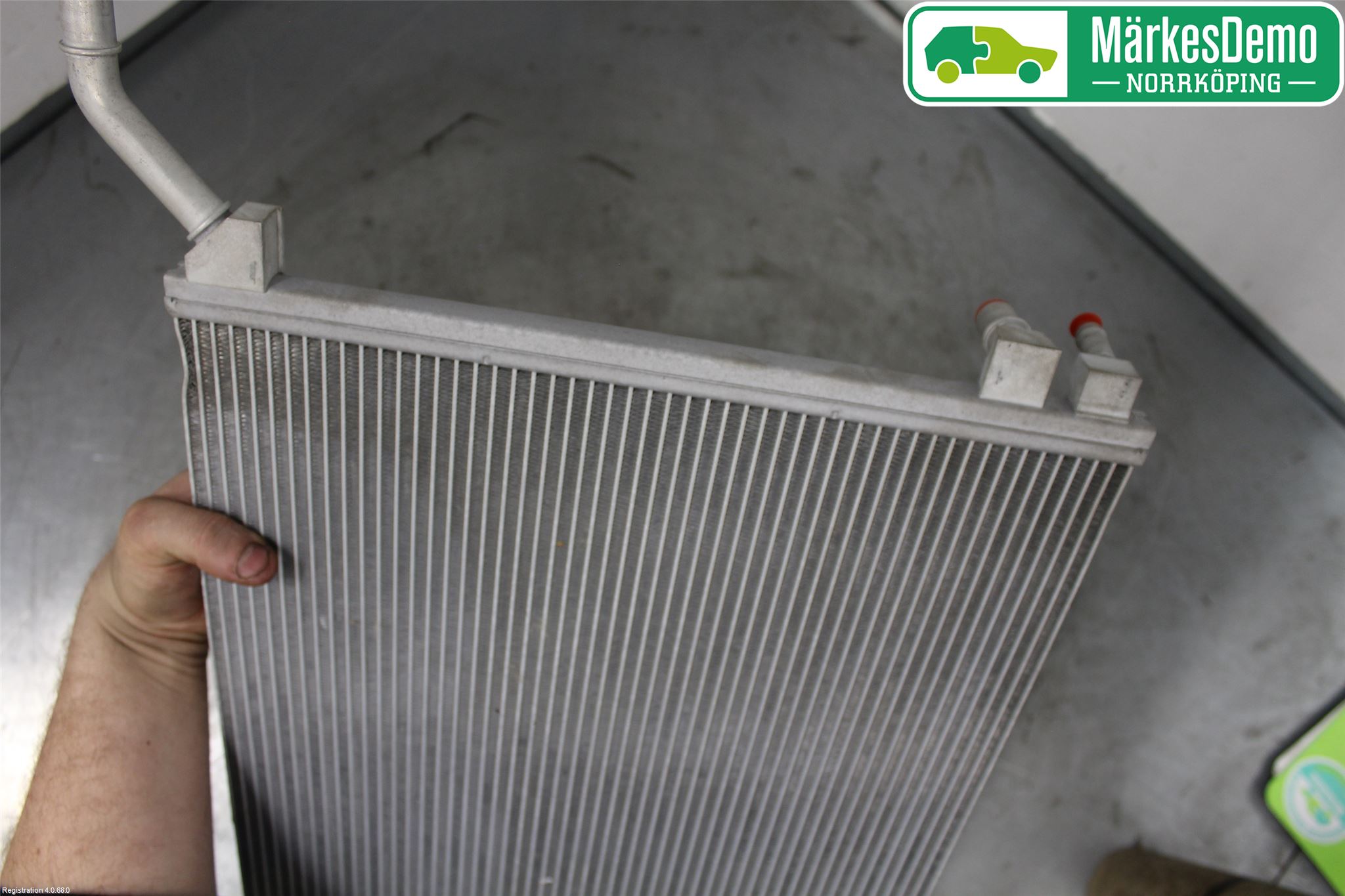 Jaguar XE (X760) 15-24 Radiator Automat