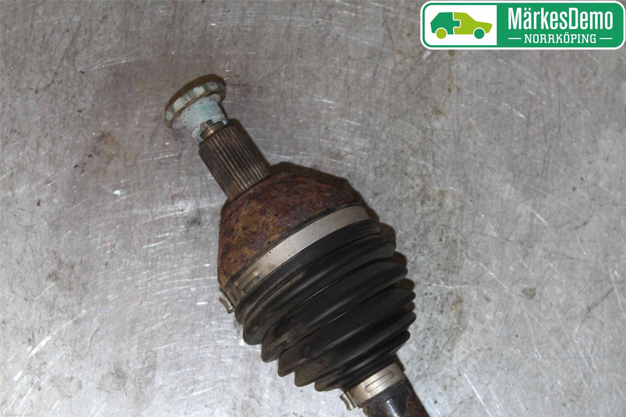 Volkswagen VW POLO 10-17 Drivaksel Foran Kompl Venstre