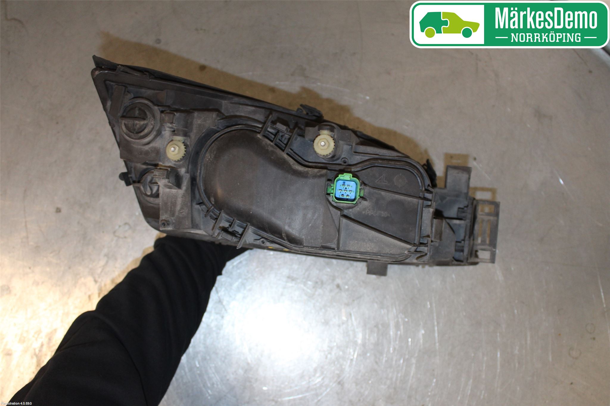 Ford MONDEO     01-06 Frontlykt Venstre