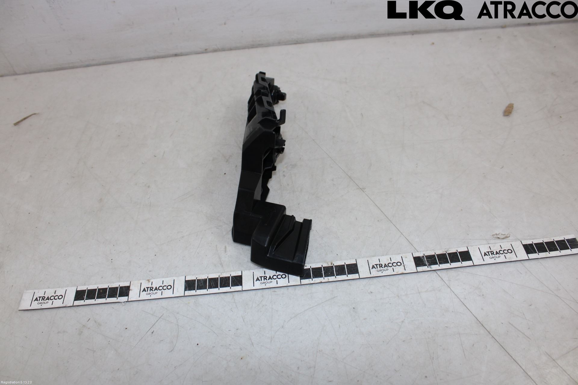 Lexus IS 250/350 14-20 Støtfangerfeste Foran Høyre
