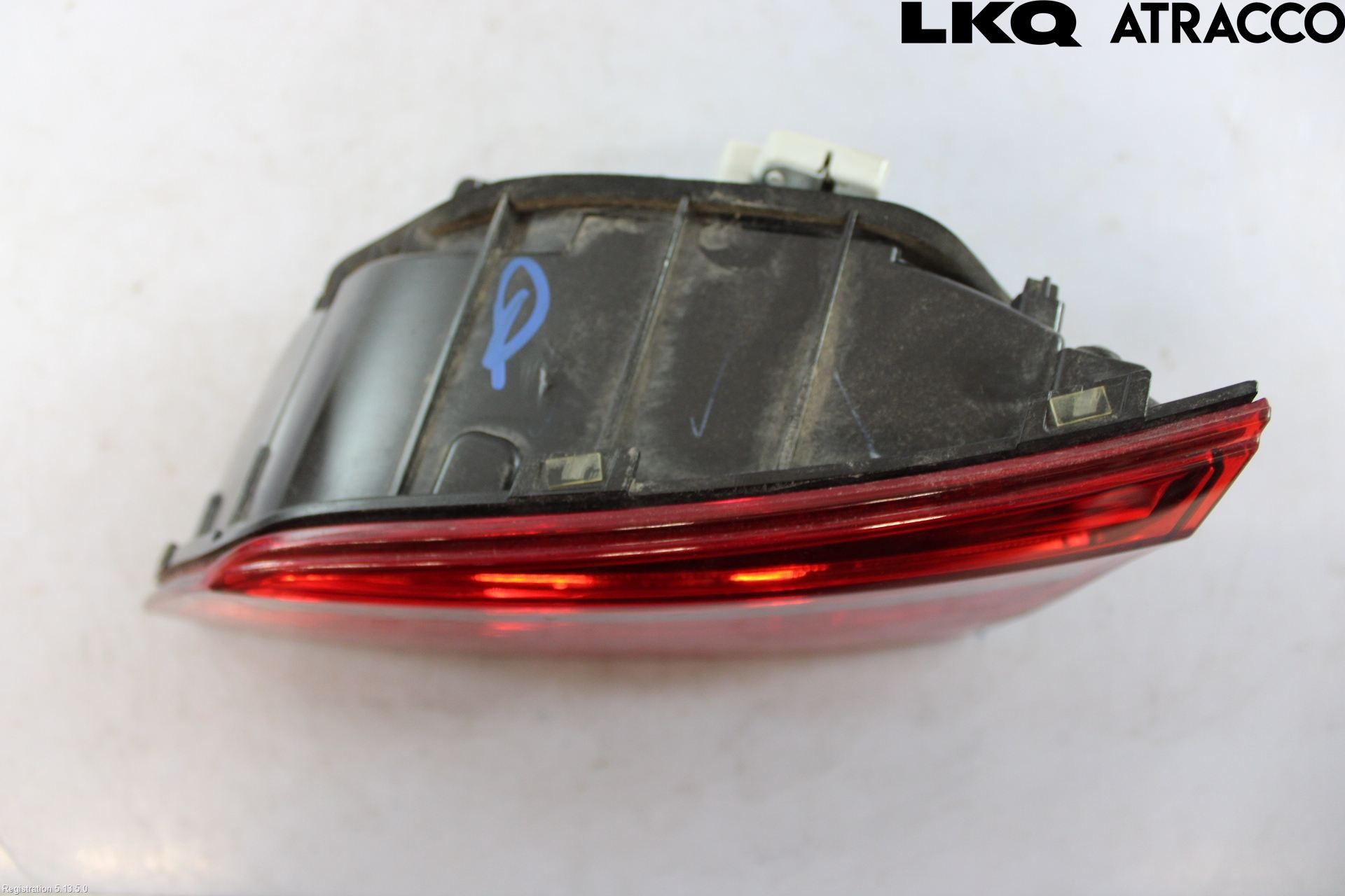 Volkswagen VW GOLF SPORTSVAN 15-20 Baklykt Høyre  På Luke(Indre)