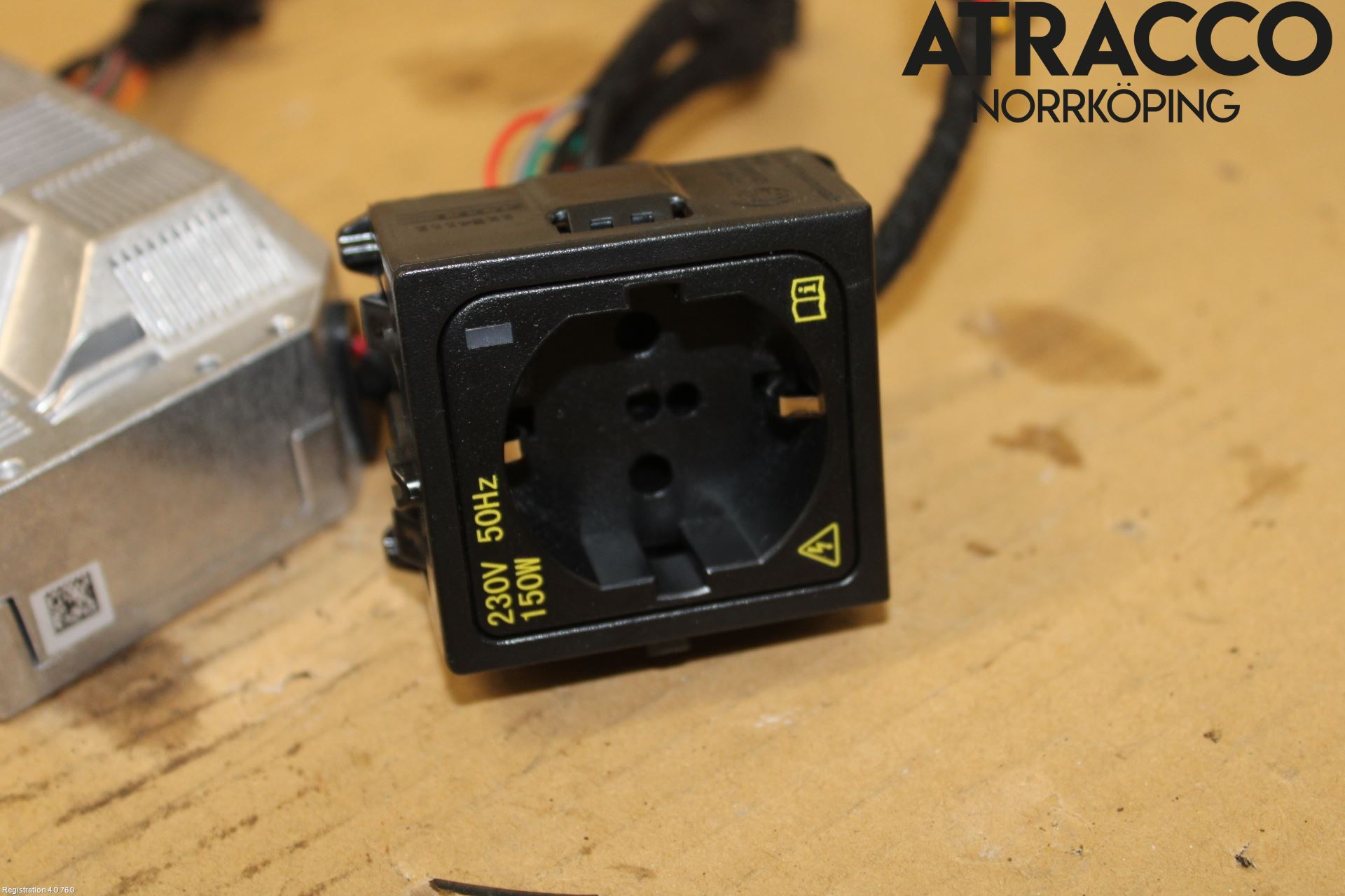 Skoda OCTAVIA (NX) 20- Inverter 12-)220V