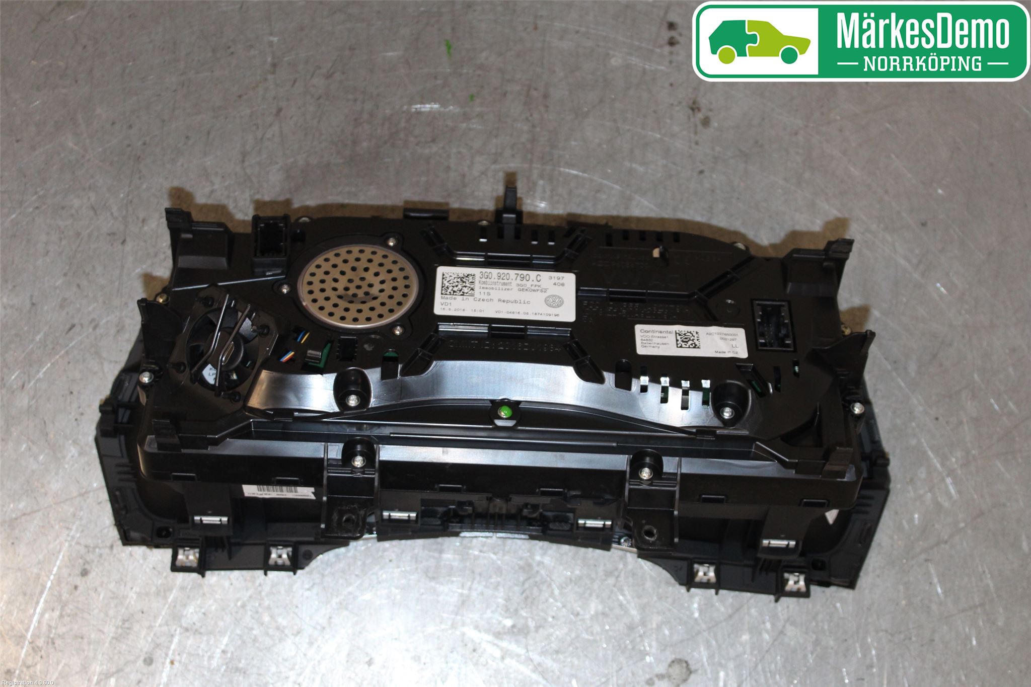 Volkswagen VW PASSAT 15-19 Instr Kombinert