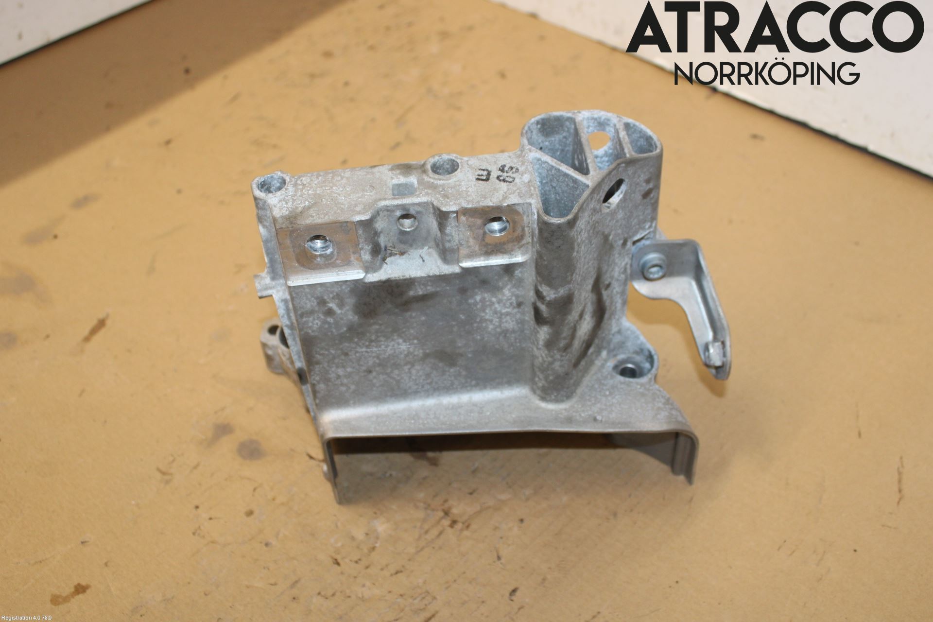 Volkswagen VW GOLF / E-GOLF VII 13-20 Motor Feste Stål-Alu
