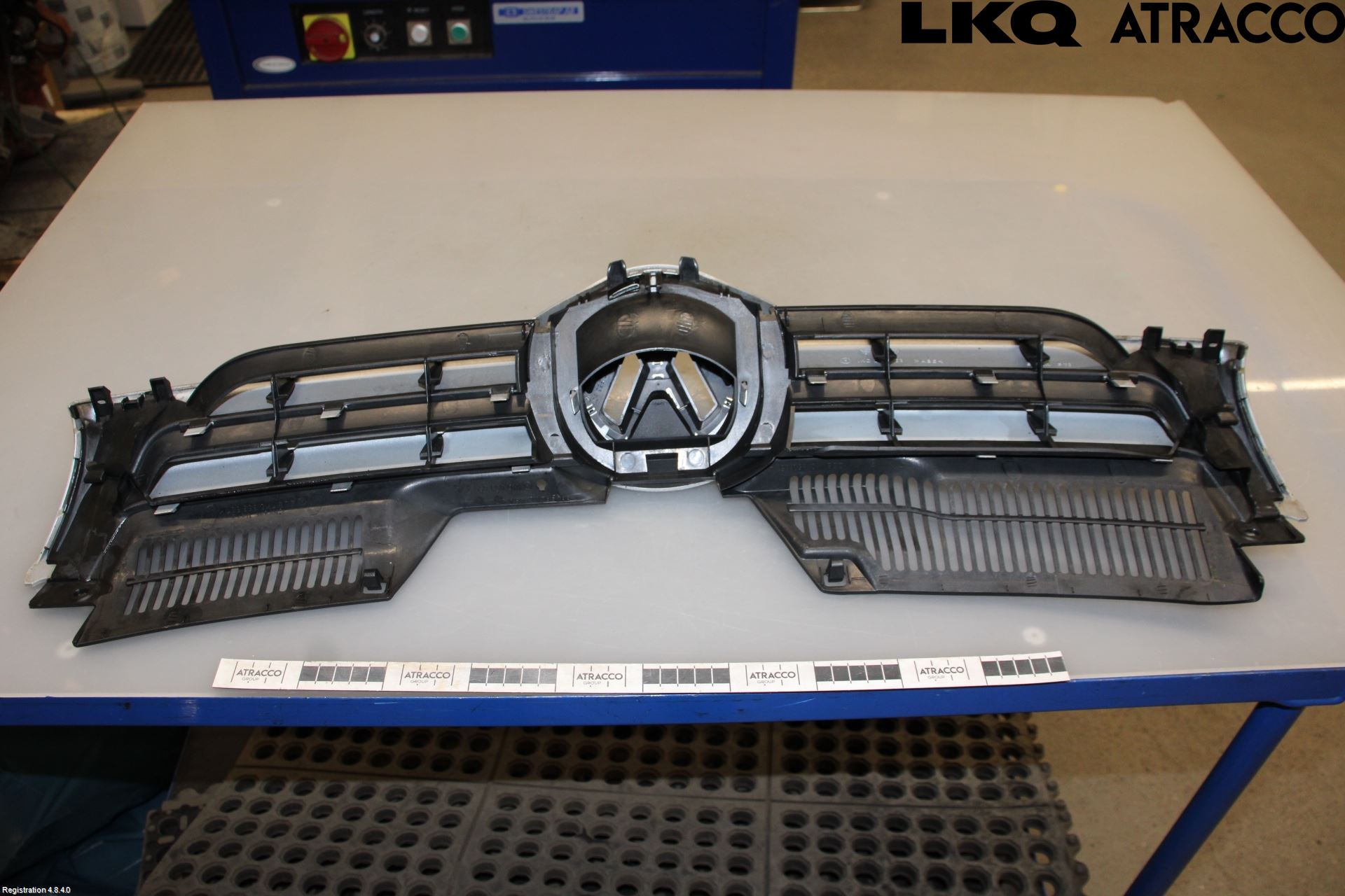 Volkswagen VW GOLF V 04-09 Grill Komplett