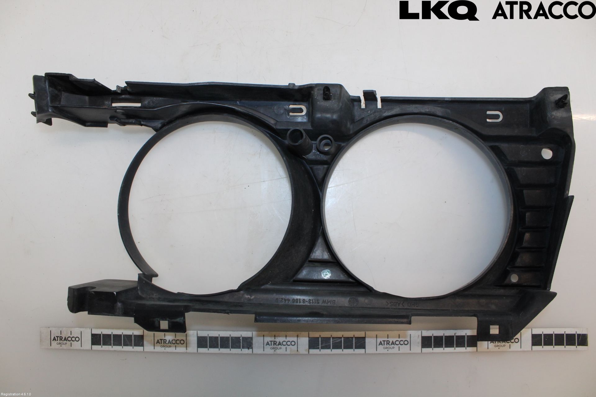 BMW 5 E34      88-96 Frontlykt Holder-Feste