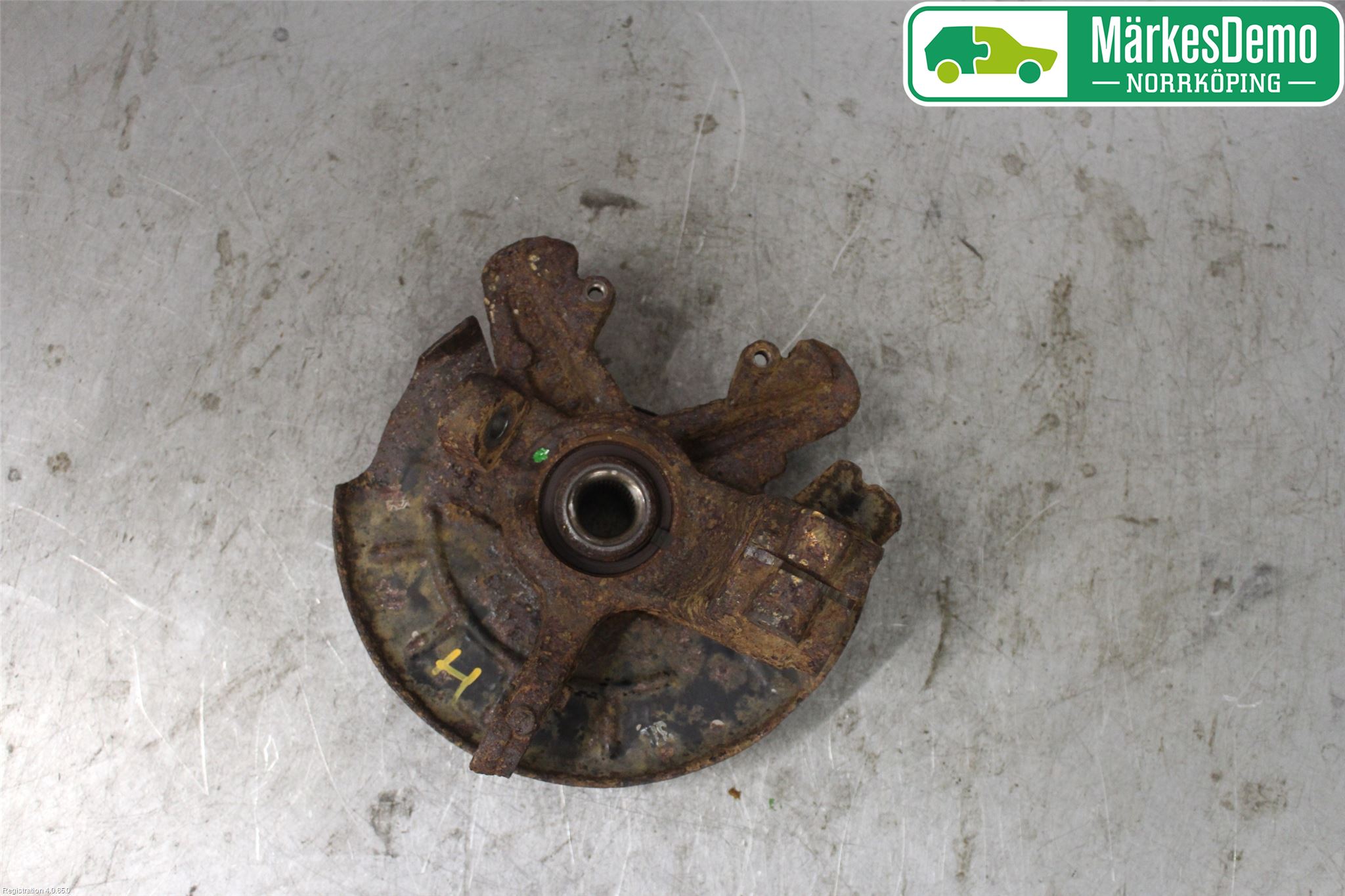Volkswagen VW POLO 10-17 Spindel Hf