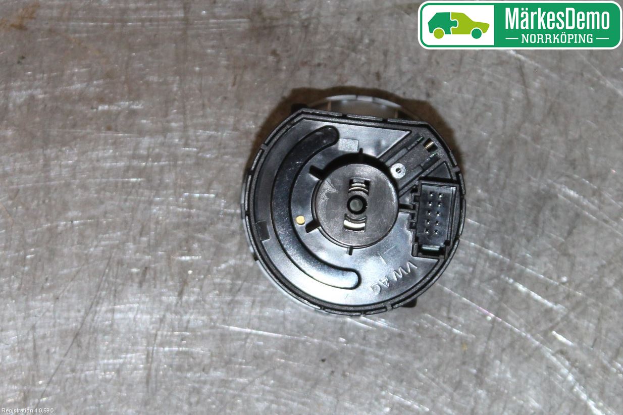 Volkswagen VW GOLF SPORTSVAN 15-20 Bryter Hovedlys