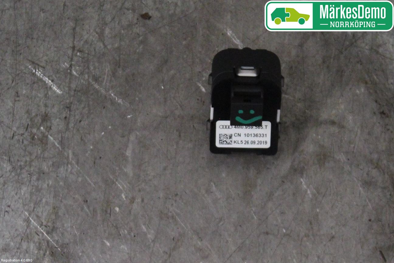 Audi Q2/SQ2 17- Bryter Speil