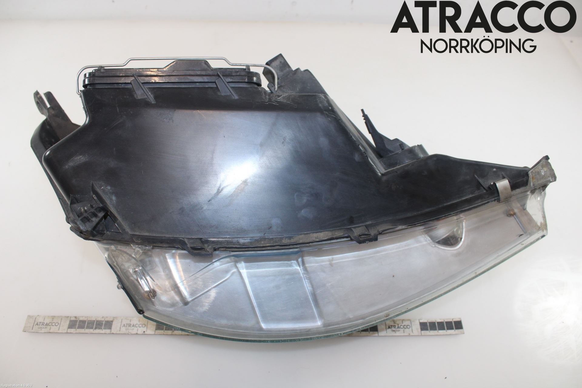 Ford FOCUS     04-07 Frontlykt Venstre