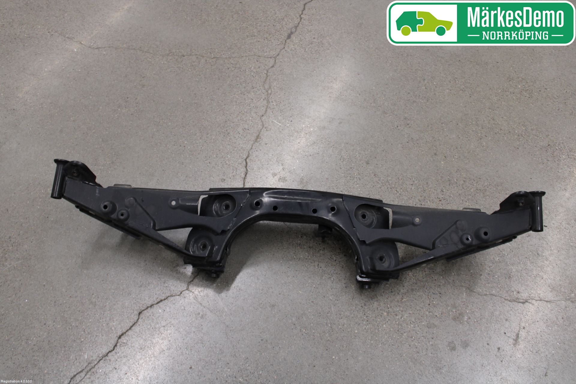 BMW 2 F46 GRAN TOURER 15-22 Bakaksel Feste Travers-Ramme