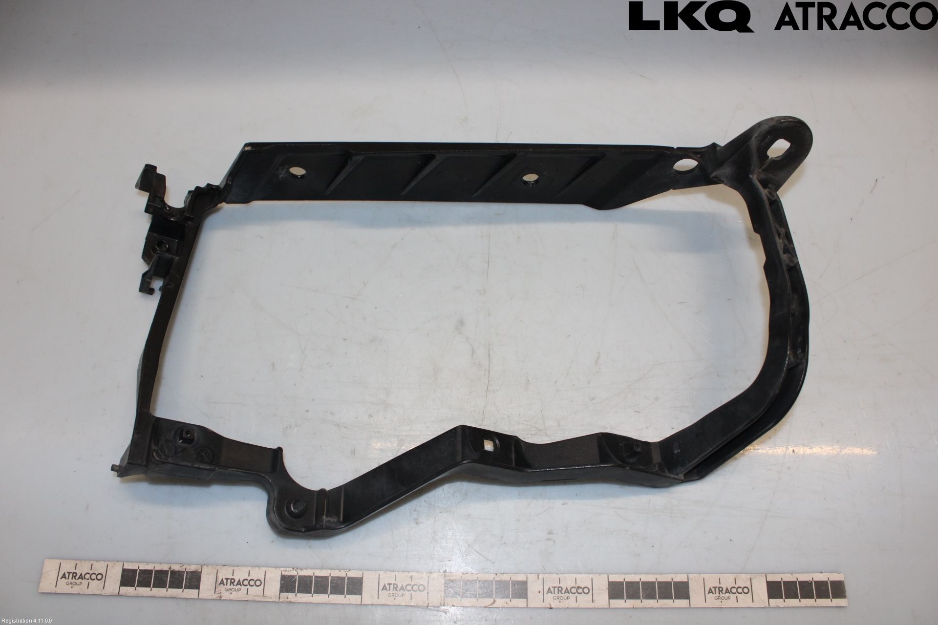 Audi A8/S8 4D 94-02 Frontlykt Holder-Feste