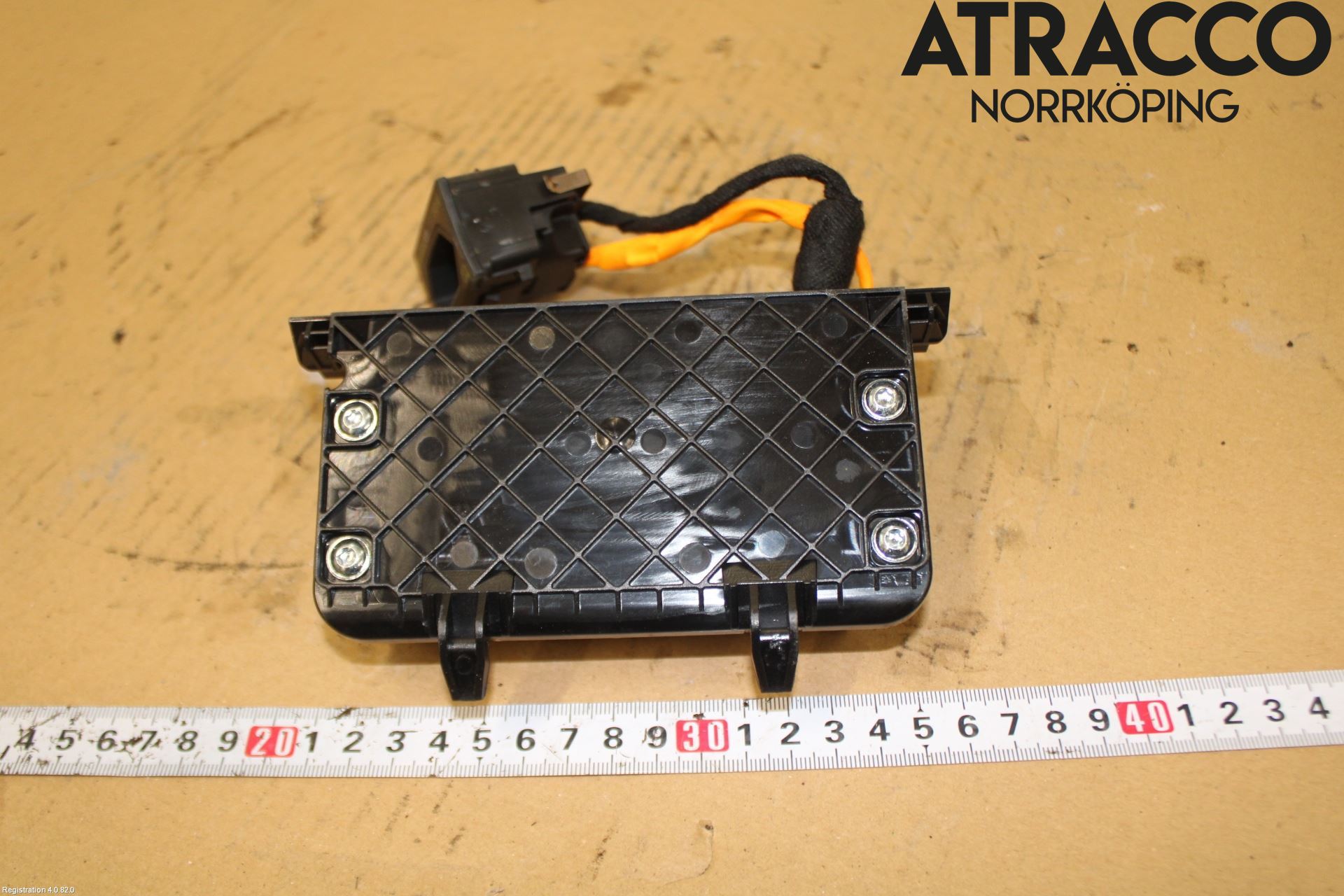 Skoda OCTAVIA (5E) 13-20 Inverter 12-)220V