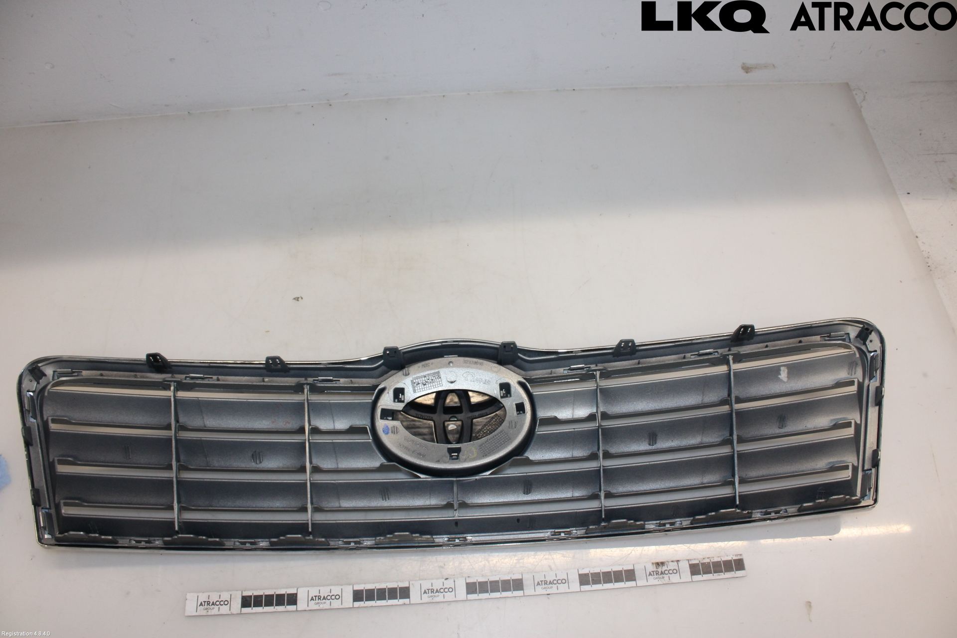 Toyota AVENSIS 03-06 Grill Komplett
