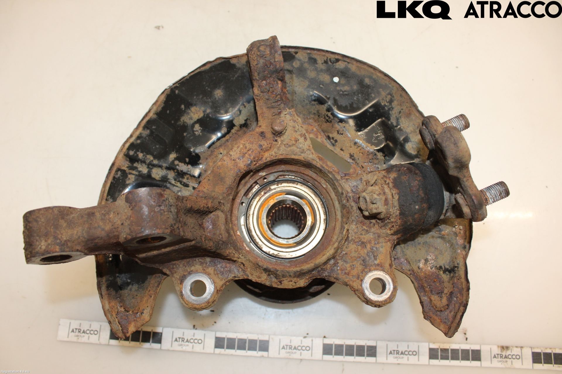 Toyota AVENSIS 03-06 Spindel Hf