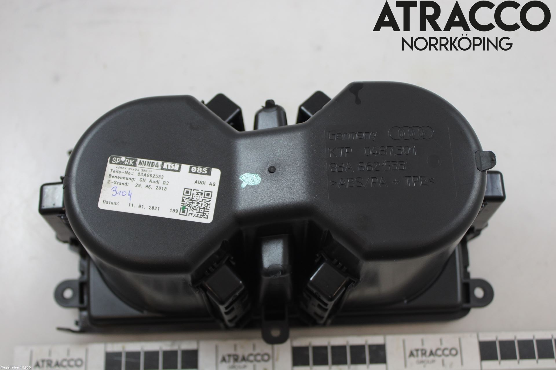 Audi Q3 F3 19- Innr Koppholder