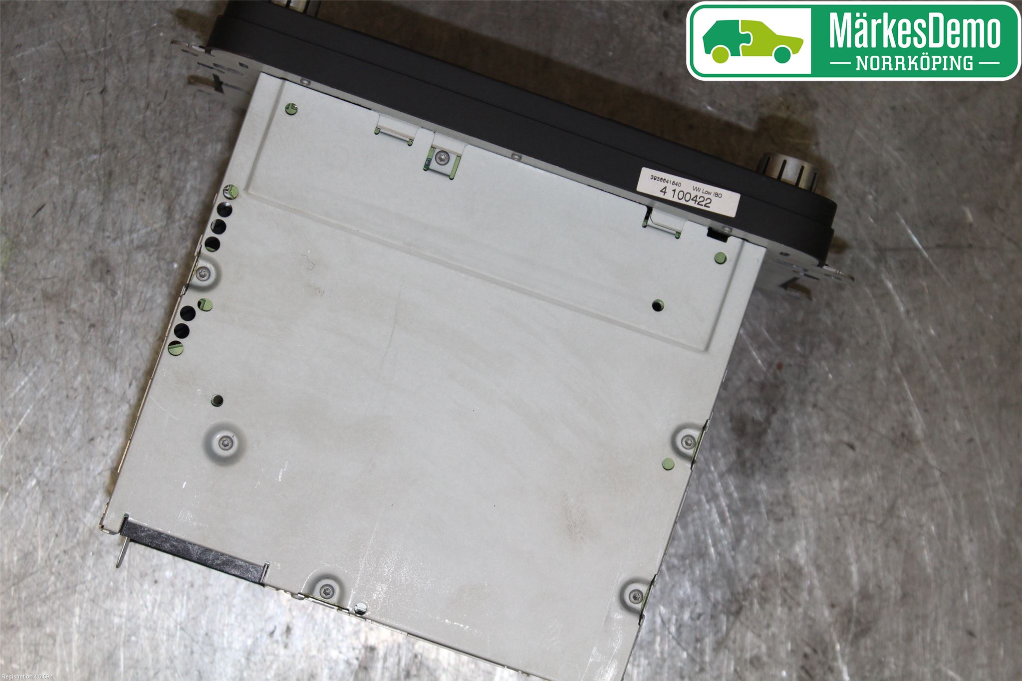 Volkswagen VW CADDY      04-10 Stereo Radio Med Cd