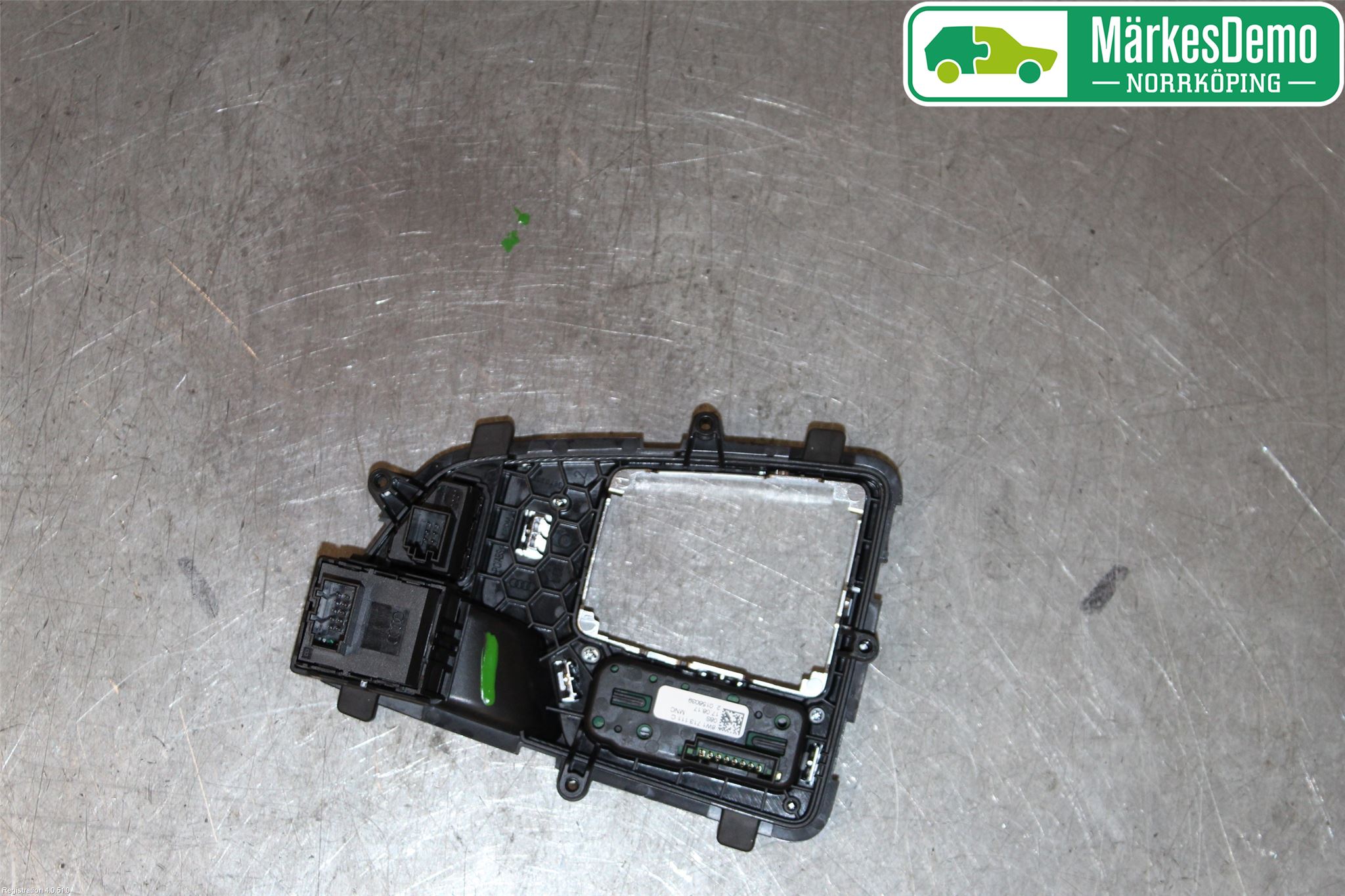 Audi A4/S4 B9 16-19 Bryter Parkeringsbrems