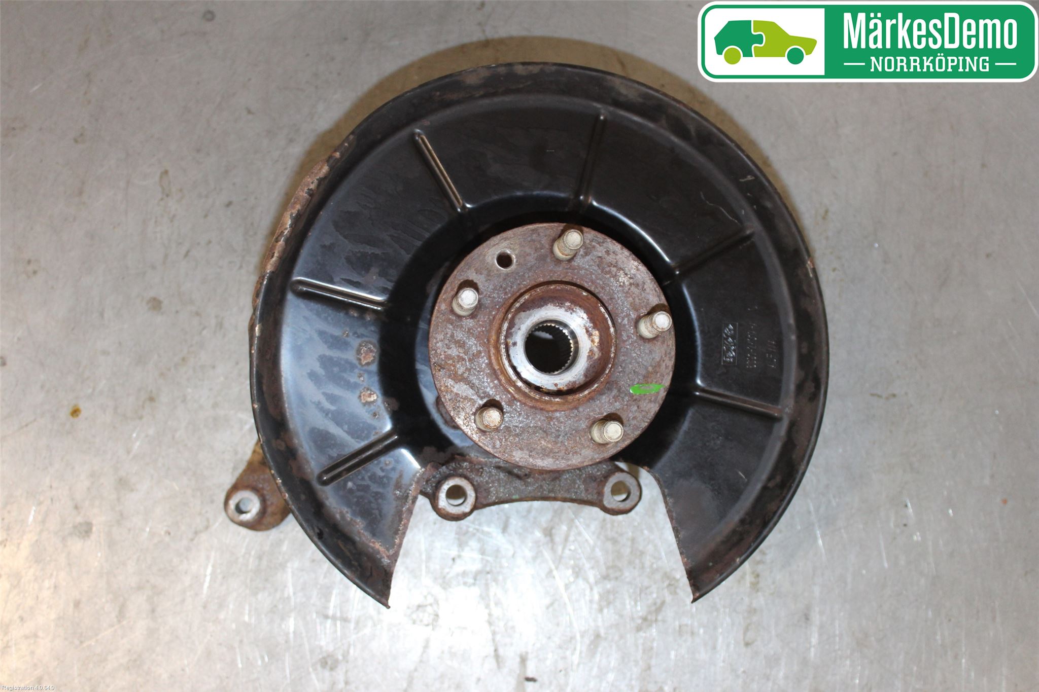 Ford KUGA 08-12 Spindel Vb