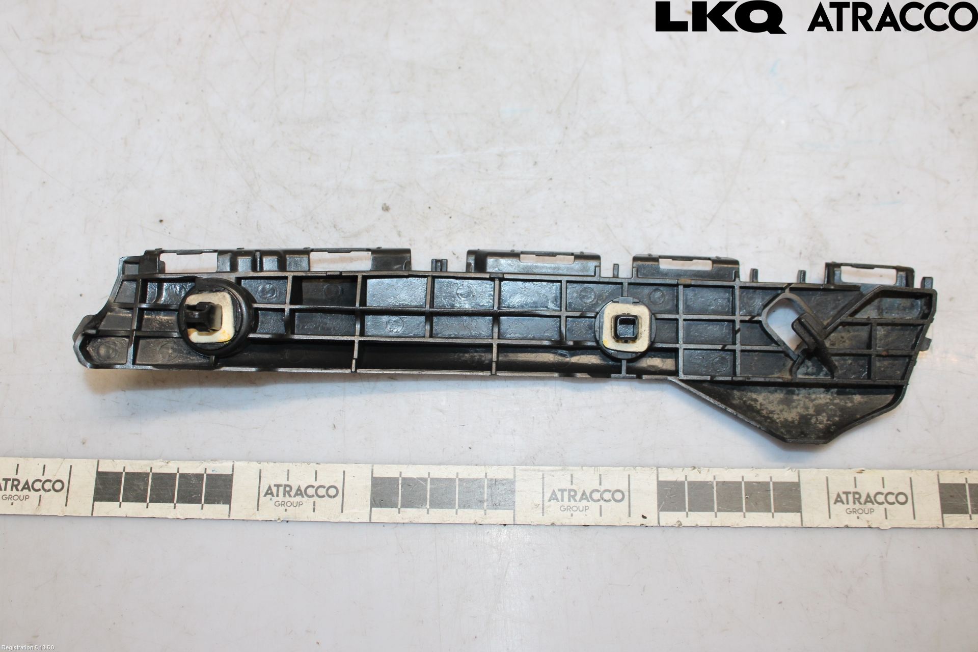 Toyota YARIS XP130 12-14 Støtfangerfeste Bak Venstre