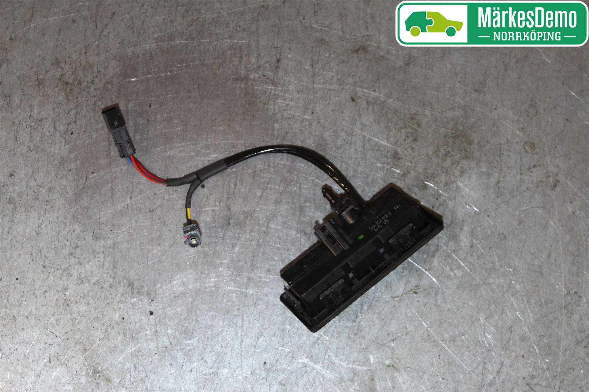 Volkswagen VW TIGUAN 16-24 Bakluke Handtak Ytre