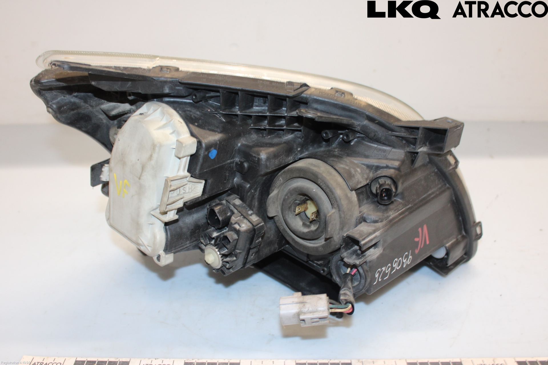 Toyota AVENSIS 03-06 Frontlykt Venstre