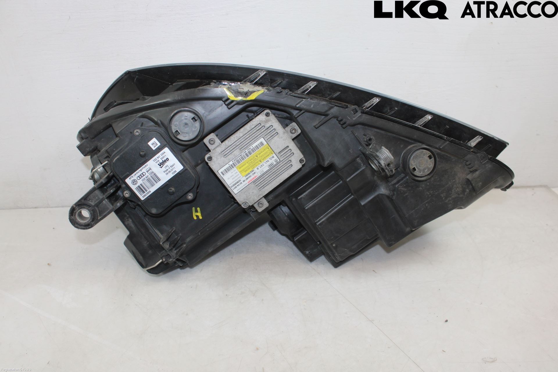 Volkswagen VW PASSAT 11-14 Frontlykt Høyre